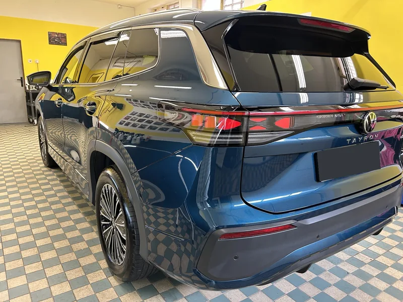 Modré VW Tayron po leštění a keramice IGL Elixir
