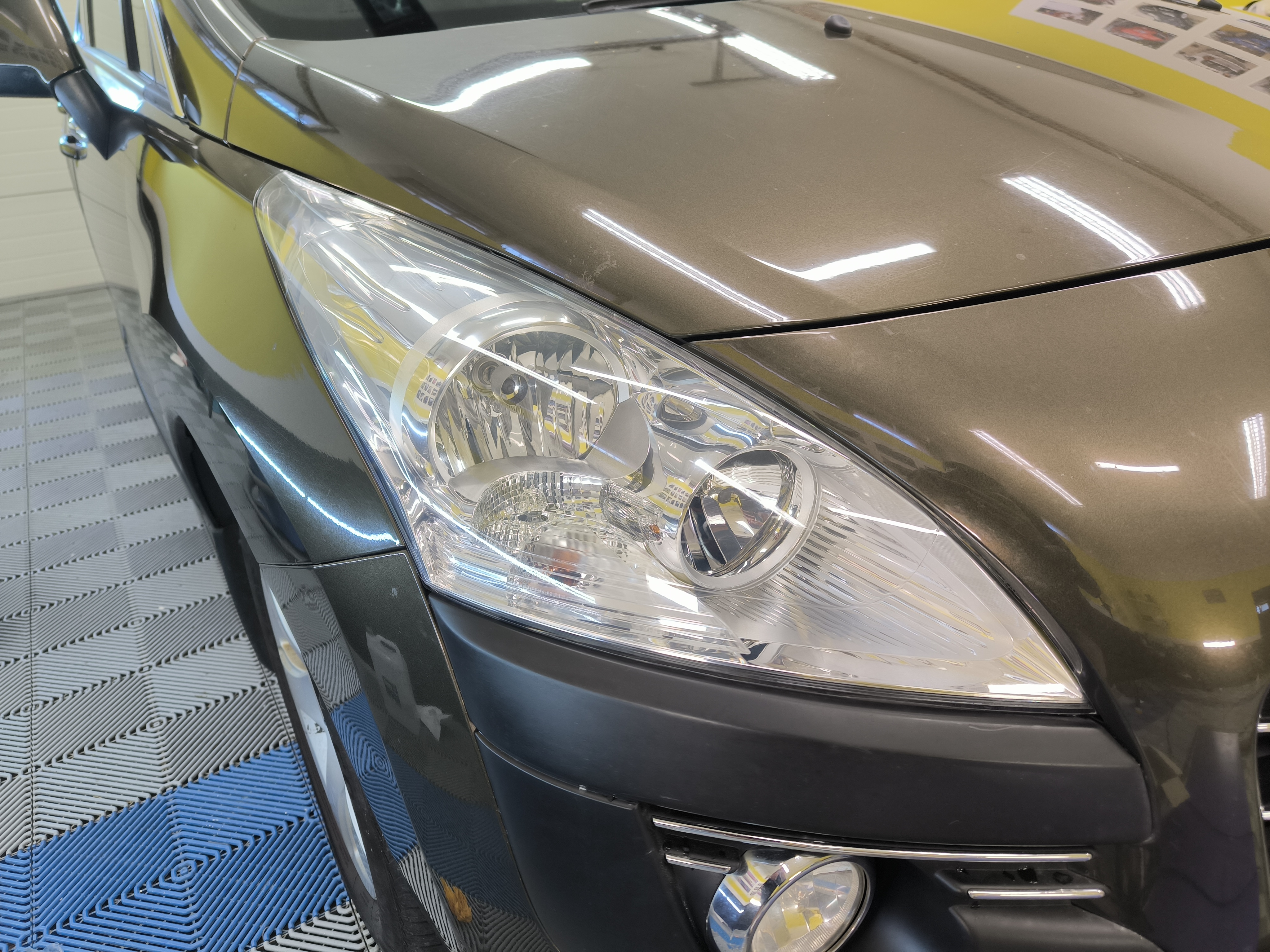 Peugeot 308 světlo po renovaci